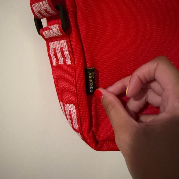 Supreme red crossbody bag ❤️ - Picture 7 of 8